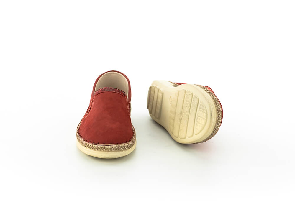 Γυναικεία παπούτσια με λάστιχο σε κόκκινο  360° placeholder image